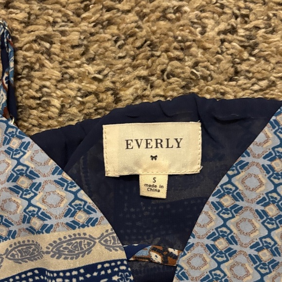 Everly romper size Small - Picture 4 of 5